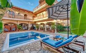 Hotel Secret Garden